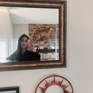 Meet your Posher, Olivia